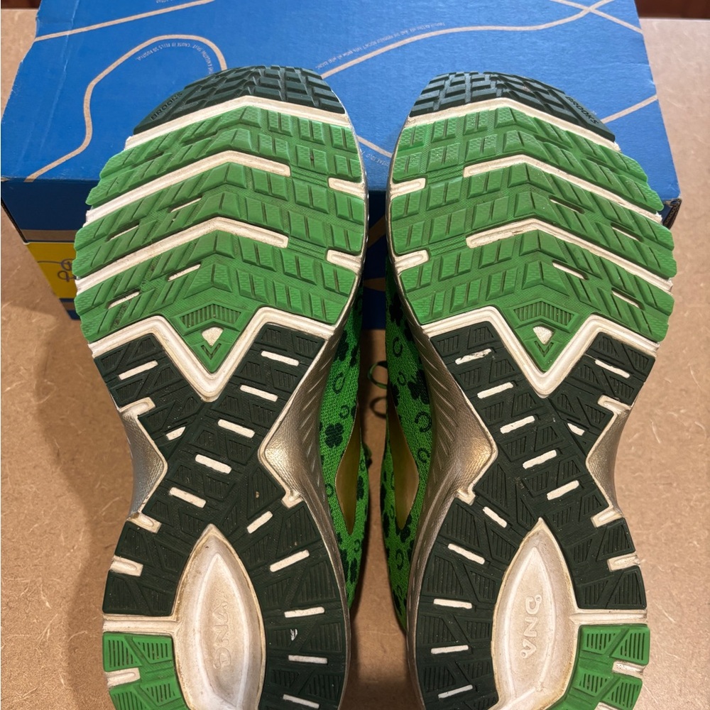 Brooks Launch 6 Women’s 7.5 shamrocks - Picture 3 of 4
